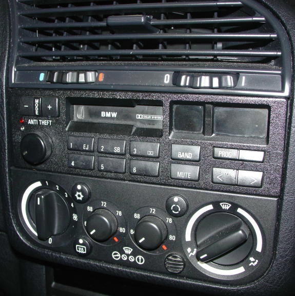 E36 Radio